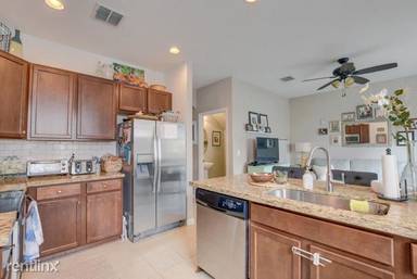 Main picture of 328 Lake Monterey Cir