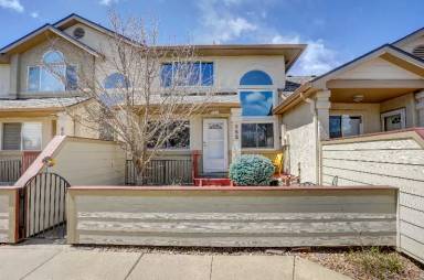 Main picture of 652 Ridgeview Dr