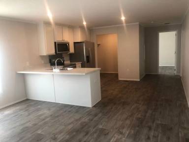 Main picture of 463 W Juniper Ave
