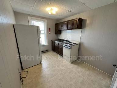 Main picture of 109 E Main St