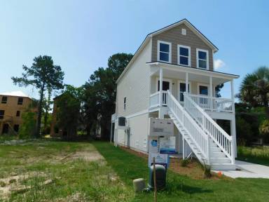 Main picture of 17 Bay Breeze Ln