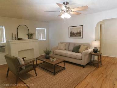 Main picture of 1250 E Villa St