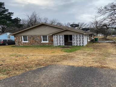 Main picture of 2124 W Long 17th St
