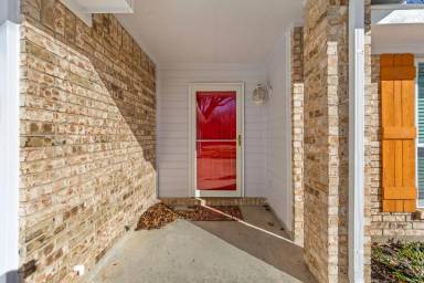 Main picture of 128 Overbrook Dr