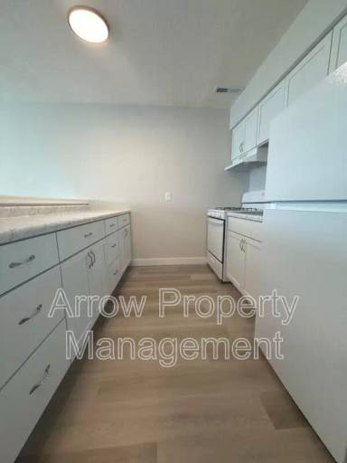 Main picture of 5703 S 14th St