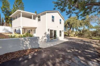 Main picture of 3458 La Mirada Dr