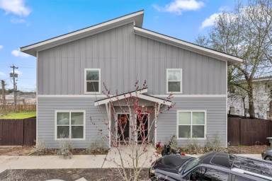 Main picture of 1016 Foster Ave