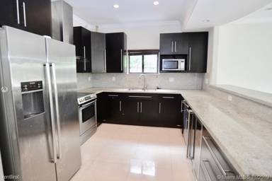 Main picture of 3147 SW 18th St