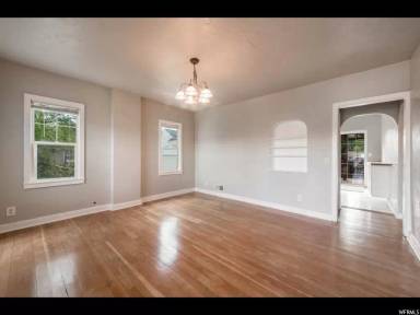 Main picture of 556 S 100 W