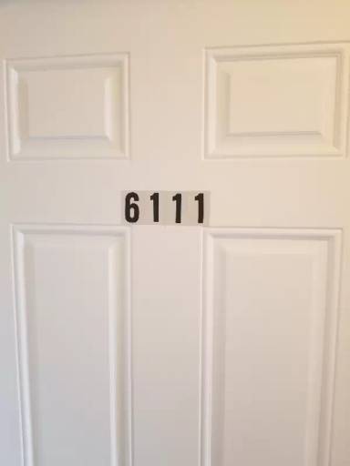 Main picture of 6119 N Addison St