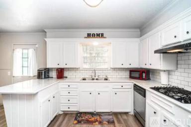 Main picture of 2321 53rd St