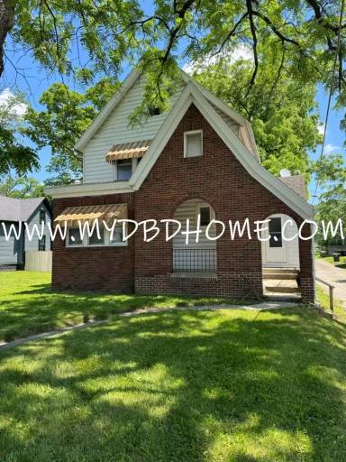 Main picture of 3313 Broadway