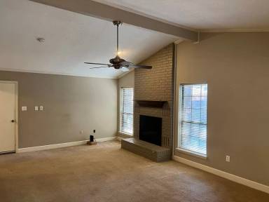 Main picture of 31 Smoking Oaks Rd