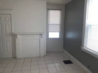 Main picture of 230 Robinson St