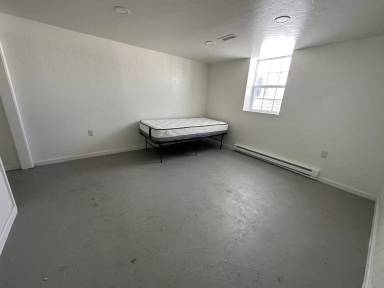 Main picture of 205 Holland Ln