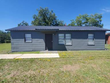 Main picture of 712 Eva Cir