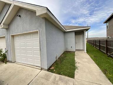 Main picture of 7222 Golf Way