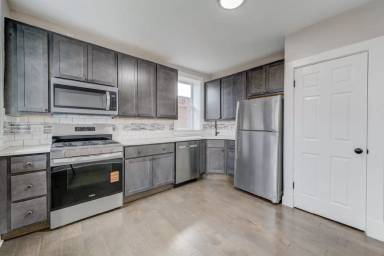Main picture of 1300 McCausland Ave