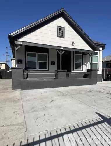 Main picture of 617 W 76th St