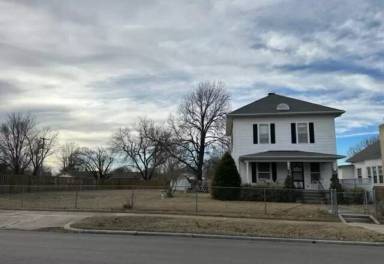Main picture of 1910 Empire Ave