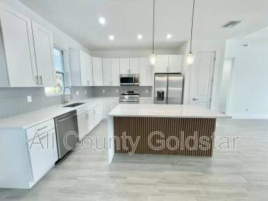 Main picture of 4661 Fairlane Dr