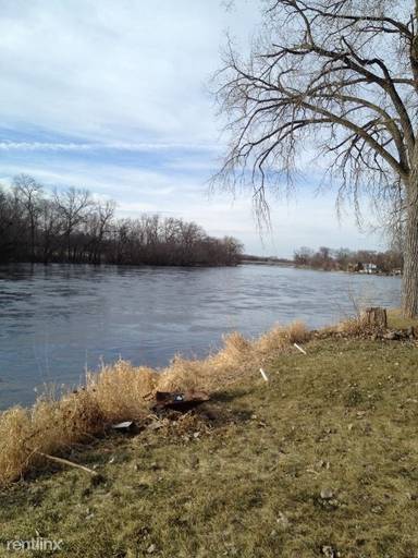 Main picture of 720 Riverside Dr