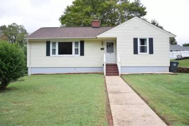 Main picture of 745 Crestwood Cir
