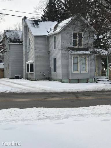 Main picture of 742 Broadway St