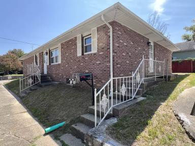 Main picture of 61 E Park St