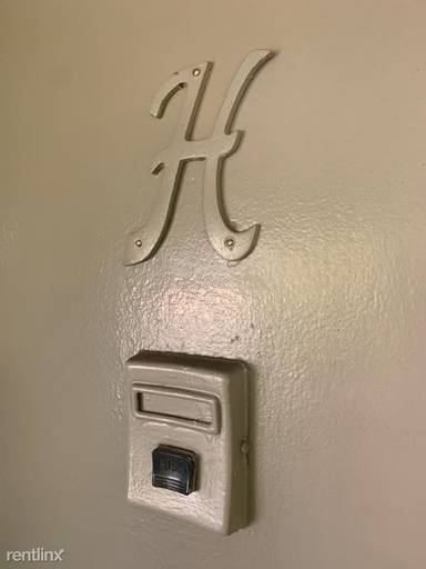 Main picture of 7360 W Manchester Ave