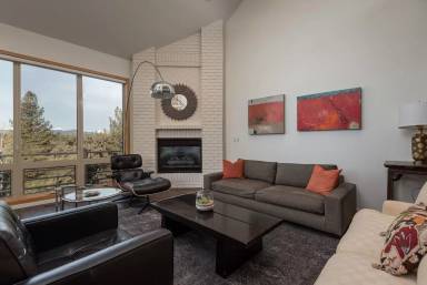 Main picture of 3202 NW Underhill Pl