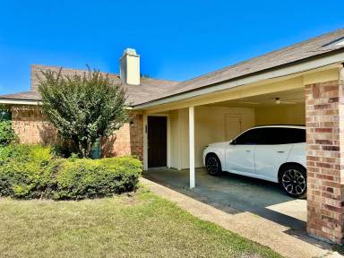 Main picture of 102 El Dorado Dr