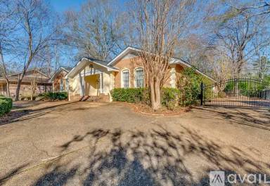 Main picture of 930 Buckley Dr