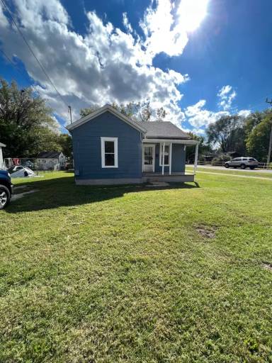 Main picture of 2424 W Elm St
