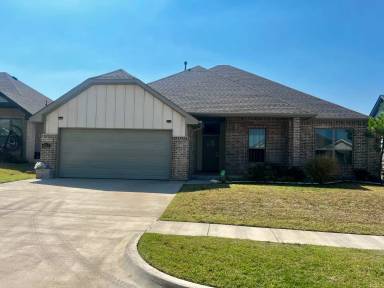 Main picture of 8212 NW 151st St