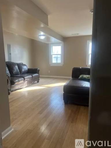Main picture of 843 N Tatnall St
