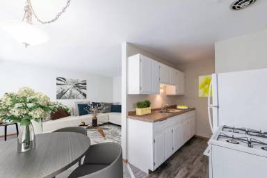 Main picture of 224 Cedar Lake Rd N