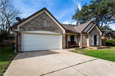 Main picture of 6905 Bancroft Woods Dr