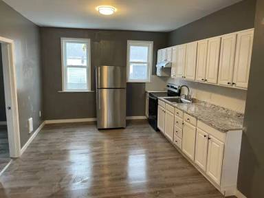 Main picture of 738 E Centre St