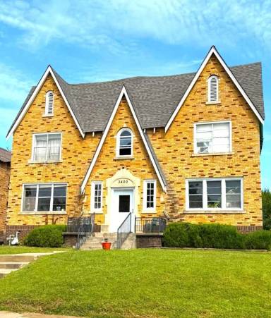 Main picture of 3400 N Robinson Ave