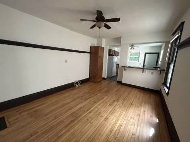 Main picture of 118 S Blair St