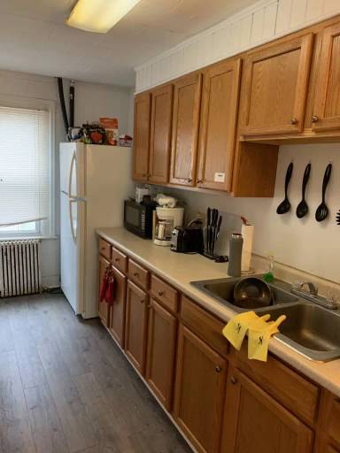 Main picture of 190 W 8th St
