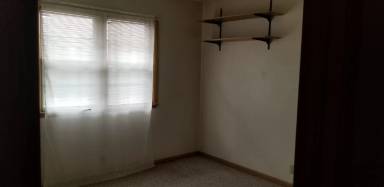 Main picture of 2221 Muscatine Ave