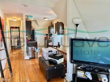 Main picture of 839 Parker St
