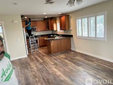 Main picture of 3122 W 30th St