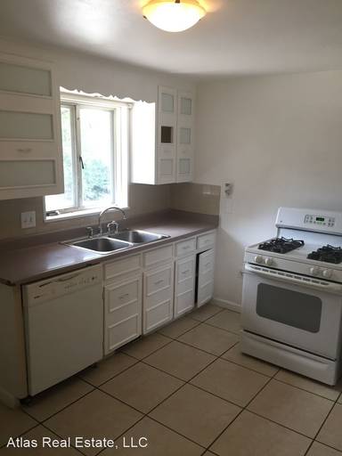 Main picture of 124 Laurel St