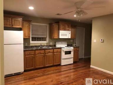 Main picture of 607 American Legion Dr