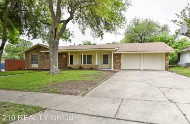 Main picture of 302 Enchanted Dr