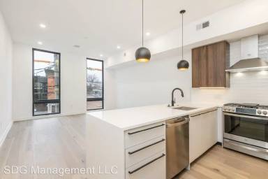 Main picture of 1601 Frankford Ave