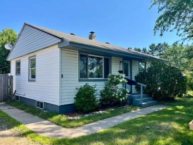 Main picture of 918 Clover Ln